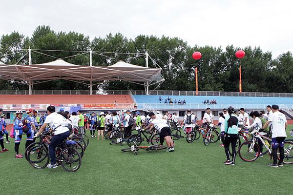 人保财险鹰潭市分公司暖心护航“赣超”赛事(图1)